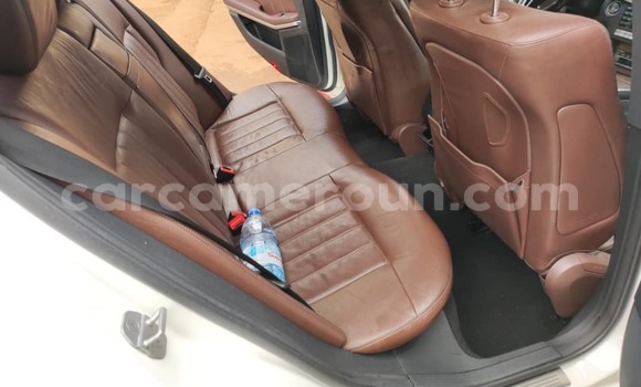 Acheter Occasion Voiture Mercedes‒Benz E–Class Blanc à Yaoundé, Central Cameroon Acheter Occasion Voiture Mercedes‒Benz E–Class Blanc à Yaoundé, Central Cameroon