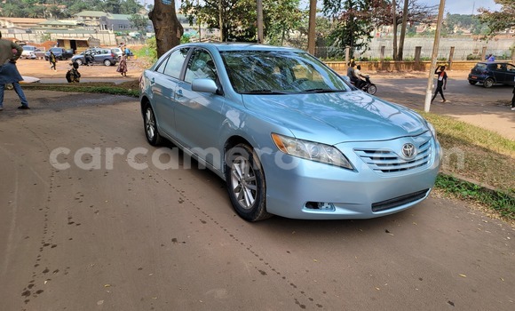 Sayi Na hannu Toyota Camry Blue Mota in Yaounde a Babban Kamaru