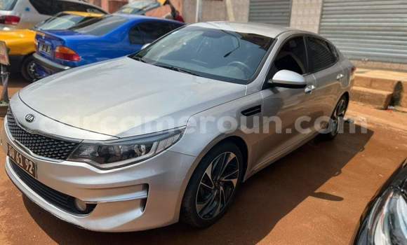 Sayi Na hannu Kia K5 Azurfa Mota in Yaounde a Babban Kamaru Sayi Na hannu Kia K5 Azurfa Mota in Yaounde a Babban Kamaru