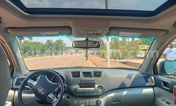 Acheter Occasion Voiture Toyota Highlander Noir à Yaoundé, Central Cameroon Acheter Occasion Voiture Toyota Highlander Noir à Yaoundé, Central Cameroon