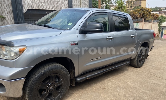 Sayi Na hannu Toyota Tundra Azurfa Mota in Yaounde a Babban Kamaru Sayi Na hannu Toyota Tundra Azurfa Mota in Yaounde a Babban Kamaru