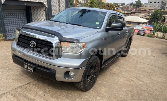 Sayi Na hannu Toyota Tundra Azurfa Mota in Yaounde a Babban Kamaru Sayi Na hannu Toyota Tundra Azurfa Mota in Yaounde a Babban Kamaru