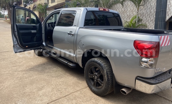 Sayi Na hannu Toyota Tundra Azurfa Mota in Yaounde a Babban Kamaru Sayi Na hannu Toyota Tundra Azurfa Mota in Yaounde a Babban Kamaru