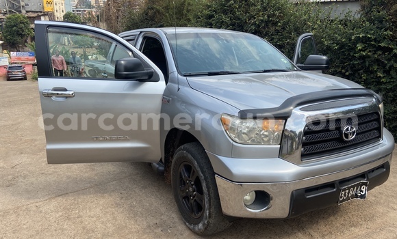 Sayi Na hannu Toyota Tundra Azurfa Mota in Yaounde a Babban Kamaru Sayi Na hannu Toyota Tundra Azurfa Mota in Yaounde a Babban Kamaru