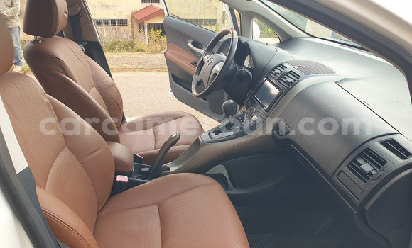 Acheter Occasion Voiture Toyota Blade Blanc à Yaoundé, Central Cameroon Acheter Occasion Voiture Toyota Blade Blanc à Yaoundé, Central Cameroon