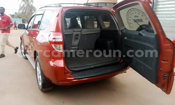 Acheter Occasion Voiture Toyota RAV4 Rouge à Yaoundé, Central Cameroon Acheter Occasion Voiture Toyota RAV4 Rouge à Yaoundé, Central Cameroon