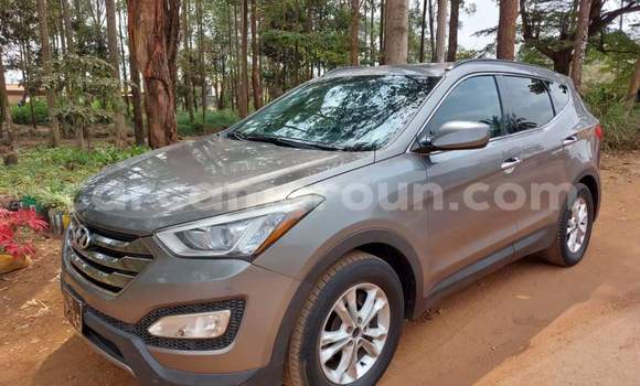 Sayi Na hannu Hyundai Santa Fe Azurfa Mota in Yaounde a Babban Kamaru Sayi Na hannu Hyundai Santa Fe Azurfa Mota in Yaounde a Babban Kamaru