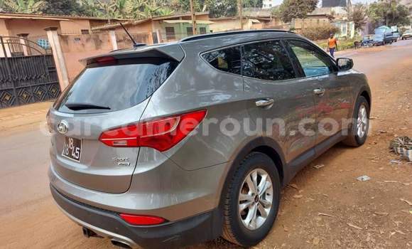Sayi Na hannu Hyundai Santa Fe Azurfa Mota in Yaounde a Babban Kamaru Sayi Na hannu Hyundai Santa Fe Azurfa Mota in Yaounde a Babban Kamaru