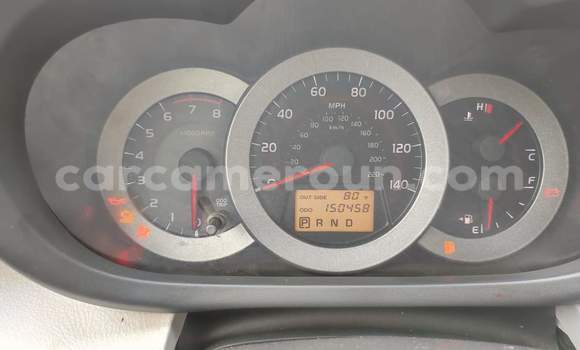 Sayi Na hannu Toyota RAV4 Azurfa Mota in Yaounde a Babban Kamaru Sayi Na hannu Toyota RAV4 Azurfa Mota in Yaounde a Babban Kamaru