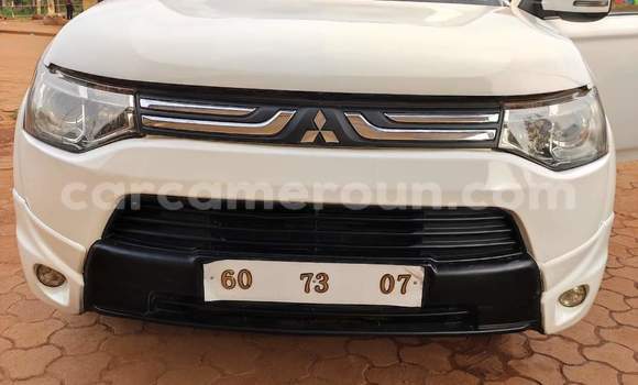 Buy Used Mitsubishi Outlander White Car in Yaounde in Central Cameroon