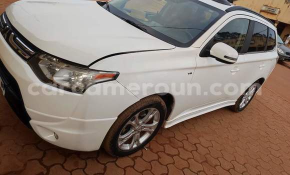 Buy Used Mitsubishi Outlander White Car in Yaounde in Central Cameroon Buy Used Mitsubishi Outlander White Car in Yaounde in Central Cameroon
