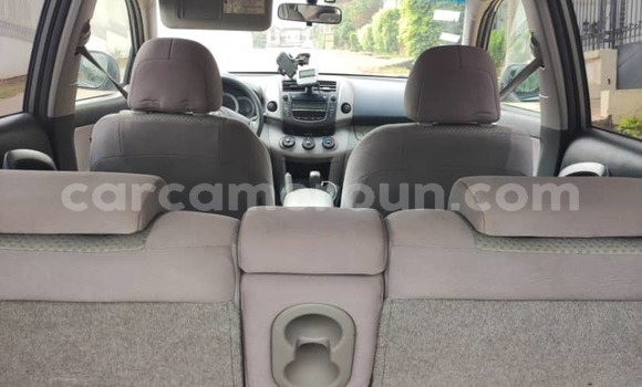 Acheter Occasion Voiture Toyota RAV4 Gris à Yaoundé, Central Cameroon Acheter Occasion Voiture Toyota RAV4 Gris à Yaoundé, Central Cameroon