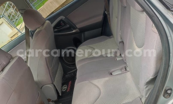 Acheter Occasion Voiture Toyota RAV4 Gris à Yaoundé, Central Cameroon Acheter Occasion Voiture Toyota RAV4 Gris à Yaoundé, Central Cameroon