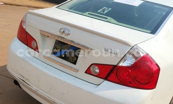 Sayi Na hannu Infinity Q45 White Mota in Douala a Ƙasar Kamaru Sayi Na hannu Infinity Q45 White Mota in Douala a Ƙasar Kamaru