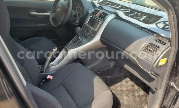 Sayi Na hannu Toyota Auris Black Mota in Douala a Ƙasar Kamaru Sayi Na hannu Toyota Auris Black Mota in Douala a Ƙasar Kamaru