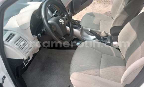 Sayi Sabo Toyota Auris White Mota in Douala a Ƙasar Kamaru Sayi Sabo Toyota Auris White Mota in Douala a Ƙasar Kamaru