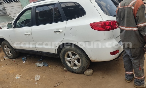 Sayi Na hannu Hyundai Santa Fe White Mota in Douala a Ƙasar Kamaru Sayi Na hannu Hyundai Santa Fe White Mota in Douala a Ƙasar Kamaru