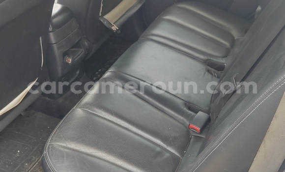 Sayi Na hannu Hyundai Santa Fe White Mota in Douala a Ƙasar Kamaru Sayi Na hannu Hyundai Santa Fe White Mota in Douala a Ƙasar Kamaru