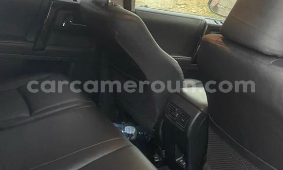 Sayi Imported Toyota 4Runner Azurfa Mota in Douala a Ƙasar Kamaru