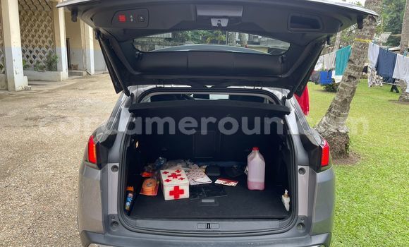 Sayi Na hannu Peugeot 3008 Azurfa Mota in Douala a Ƙasar Kamaru Sayi Na hannu Peugeot 3008 Azurfa Mota in Douala a Ƙasar Kamaru