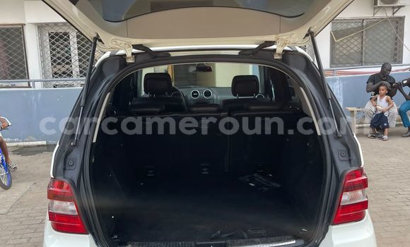 Sayi Imported Mercedes‒Benz ML–Class White Mota in Douala a Ƙasar Kamaru Sayi Imported Mercedes‒Benz ML–Class White Mota in Douala a Ƙasar Kamaru