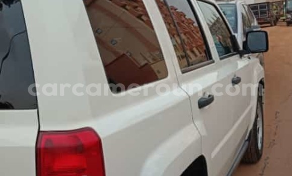 Sayi Na hannu Jeep Patriot White Mota in Yaounde a Babban Kamaru Sayi Na hannu Jeep Patriot White Mota in Yaounde a Babban Kamaru