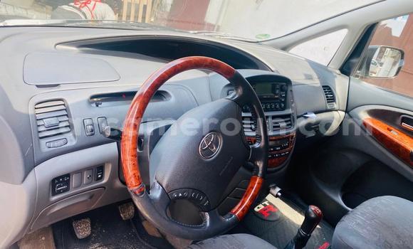 Sayi Imported Toyota Previa Azurfa Mota in Douala a Ƙasar Kamaru Sayi Imported Toyota Previa Azurfa Mota in Douala a Ƙasar Kamaru