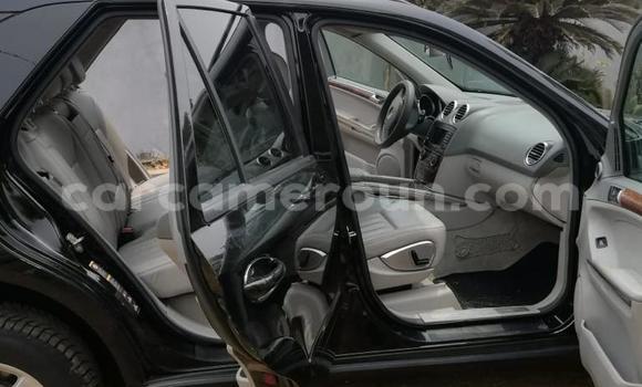 Sayi Na hannu Mercedes‒Benz ML–Class Black Mota in Douala a Ƙasar Kamaru Sayi Na hannu Mercedes‒Benz ML–Class Black Mota in Douala a Ƙasar Kamaru