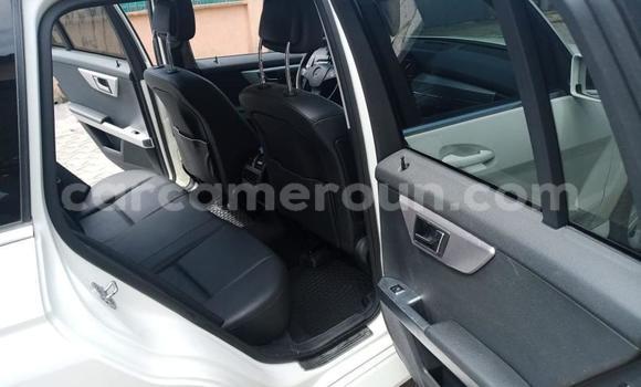 Sayi Na hannu Mercedes‒Benz GLK-klasse White Mota in Douala a Ƙasar Kamaru Sayi Na hannu Mercedes‒Benz GLK-klasse White Mota in Douala a Ƙasar Kamaru