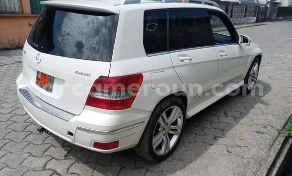 Sayi Na hannu Mercedes‒Benz GLK-klasse White Mota in Douala a Ƙasar Kamaru Sayi Na hannu Mercedes‒Benz GLK-klasse White Mota in Douala a Ƙasar Kamaru