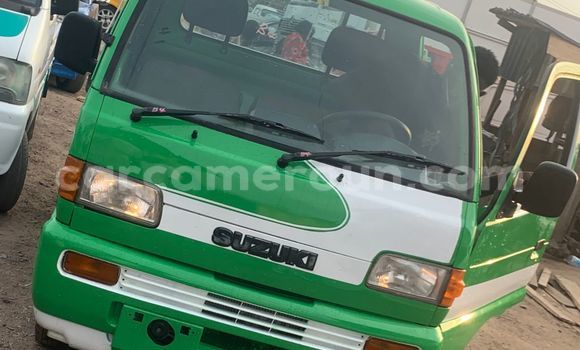 Sayi Na hannu Suzuki Carry Blue Babbar mota in Douala a Ƙasar Kamaru
