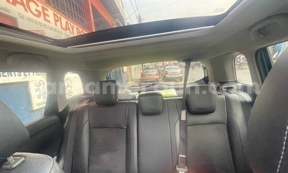 Sayi Na hannu Suzuki Vitara Blue Mota in Douala a Ƙasar Kamaru Sayi Na hannu Suzuki Vitara Blue Mota in Douala a Ƙasar Kamaru