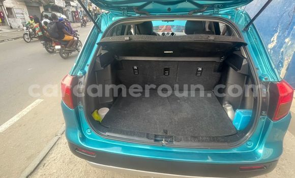 Sayi Na hannu Suzuki Vitara Blue Mota in Douala a Ƙasar Kamaru Sayi Na hannu Suzuki Vitara Blue Mota in Douala a Ƙasar Kamaru