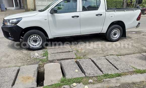Acheter Occasion Voiture Toyota Hilux Blanc à Douala, Littoral Cameroon Acheter Occasion Voiture Toyota Hilux Blanc à Douala, Littoral Cameroon