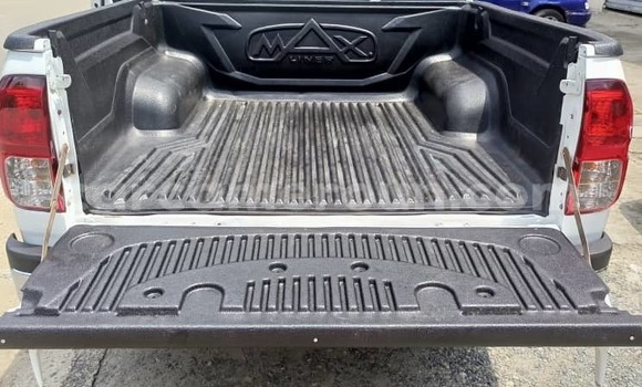 Acheter Occasion Voiture Toyota Hilux Blanc à Douala, Littoral Cameroon Acheter Occasion Voiture Toyota Hilux Blanc à Douala, Littoral Cameroon