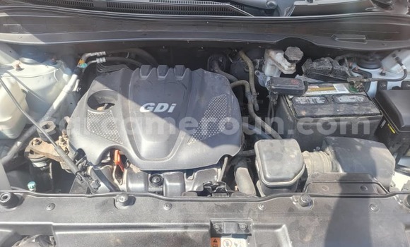 Sayi Sabo Hyundai Tucson Azurfa Mota in Yaounde a Babban Kamaru Sayi Sabo Hyundai Tucson Azurfa Mota in Yaounde a Babban Kamaru