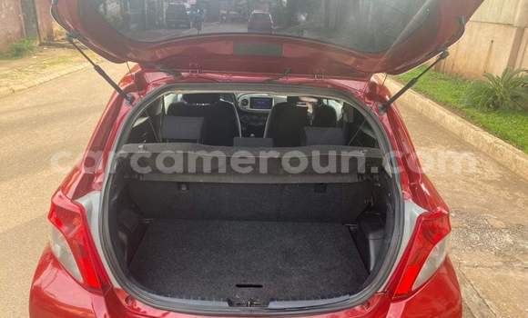 Acheter Occasion Voiture Toyota Yaris Rouge à Yaoundé, Central Cameroon Acheter Occasion Voiture Toyota Yaris Rouge à Yaoundé, Central Cameroon