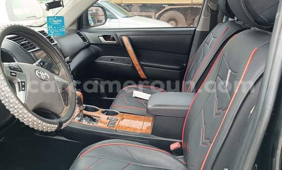 Acheter Occasion Voiture Toyota Highlander Noir à Yaoundé, Central Cameroon Acheter Occasion Voiture Toyota Highlander Noir à Yaoundé, Central Cameroon