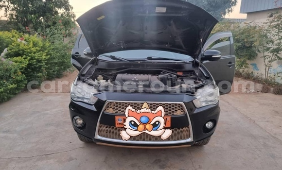 Buy Used Mitsubishi Outlander Black Car in Yaounde in Central Cameroon Buy Used Mitsubishi Outlander Black Car in Yaounde in Central Cameroon