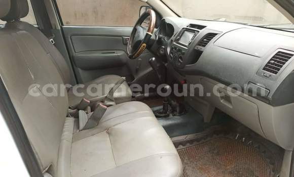 Acheter Occasion Voiture Toyota Hilux Blanc à Yaoundé, Central Cameroon Acheter Occasion Voiture Toyota Hilux Blanc à Yaoundé, Central Cameroon