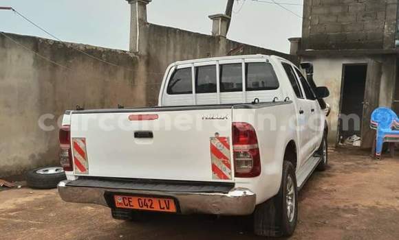 Acheter Occasion Voiture Toyota Hilux Blanc à Yaoundé, Central Cameroon Acheter Occasion Voiture Toyota Hilux Blanc à Yaoundé, Central Cameroon