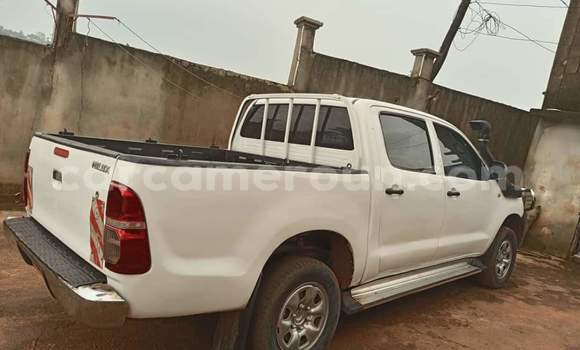 Acheter Occasion Voiture Toyota Hilux Blanc à Yaoundé, Central Cameroon Acheter Occasion Voiture Toyota Hilux Blanc à Yaoundé, Central Cameroon
