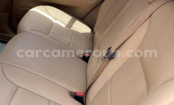 Sayi Na hannu Mercedes‒Benz ML–Class Azurfa Mota in Yaounde a Babban Kamaru Sayi Na hannu Mercedes‒Benz ML–Class Azurfa Mota in Yaounde a Babban Kamaru