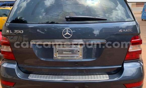 Sayi Na hannu Mercedes‒Benz ML–Class Azurfa Mota in Yaounde a Babban Kamaru Sayi Na hannu Mercedes‒Benz ML–Class Azurfa Mota in Yaounde a Babban Kamaru