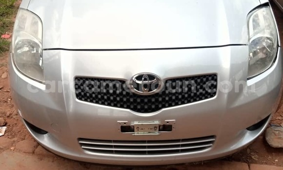 Acheter Occasion Voiture Toyota Yaris Gris à Yaoundé, Central Cameroon Acheter Occasion Voiture Toyota Yaris Gris à Yaoundé, Central Cameroon