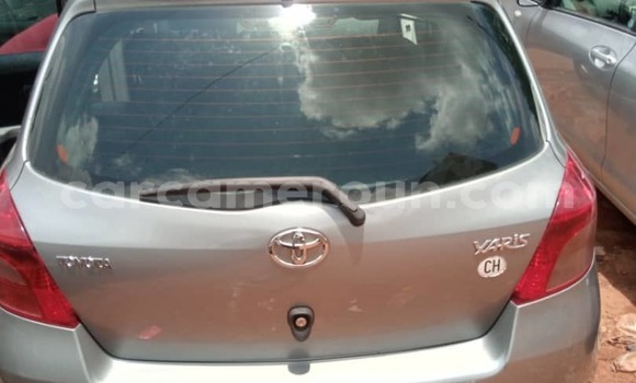 Acheter Occasion Voiture Toyota Yaris Gris à Yaoundé, Central Cameroon Acheter Occasion Voiture Toyota Yaris Gris à Yaoundé, Central Cameroon