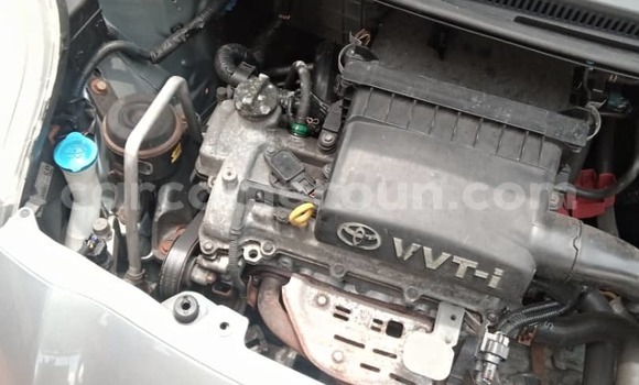 Acheter Occasion Voiture Toyota Yaris Gris à Yaoundé, Central Cameroon Acheter Occasion Voiture Toyota Yaris Gris à Yaoundé, Central Cameroon