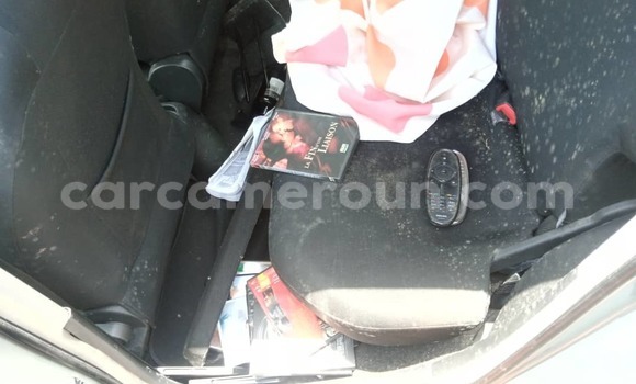 Acheter Occasion Voiture Toyota Yaris Gris à Yaoundé, Central Cameroon Acheter Occasion Voiture Toyota Yaris Gris à Yaoundé, Central Cameroon