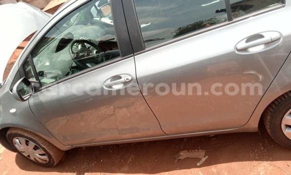 Acheter Occasion Voiture Toyota Yaris Gris à Yaoundé, Central Cameroon Acheter Occasion Voiture Toyota Yaris Gris à Yaoundé, Central Cameroon