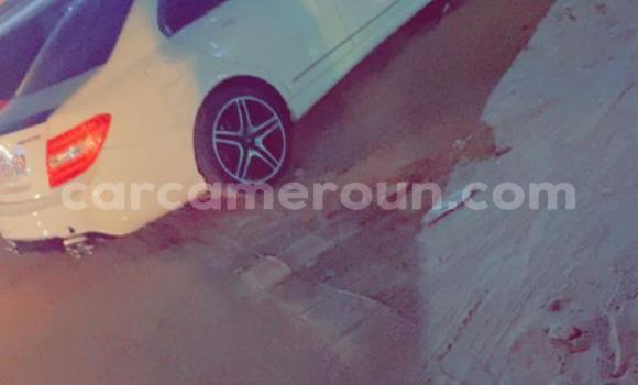 Sayi Na hannu Mercedes‒Benz C–Class White Mota in Yaounde a Babban Kamaru Sayi Na hannu Mercedes‒Benz C–Class White Mota in Yaounde a Babban Kamaru